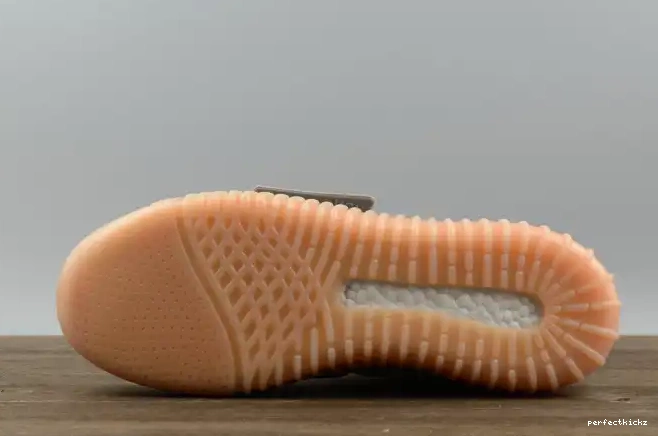 BB1840 LIGHT GLOW ADIDAS 750 GREY GUM BOOST DARK YEEZY 0516
